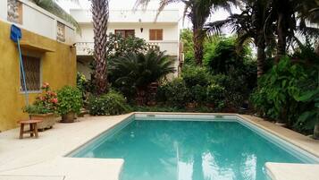 Kolam renang outdoor