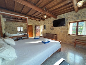 5 bedrooms, in-room safe, desk, soundproofing