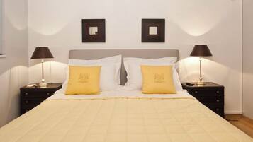 4 bedrooms, desk, iron/ironing board, free WiFi