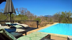 Outdoor pool - Vuyani Safari Lodge (Hoedspruit)
