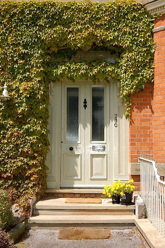 OYO Cornerstone Manor Hotel