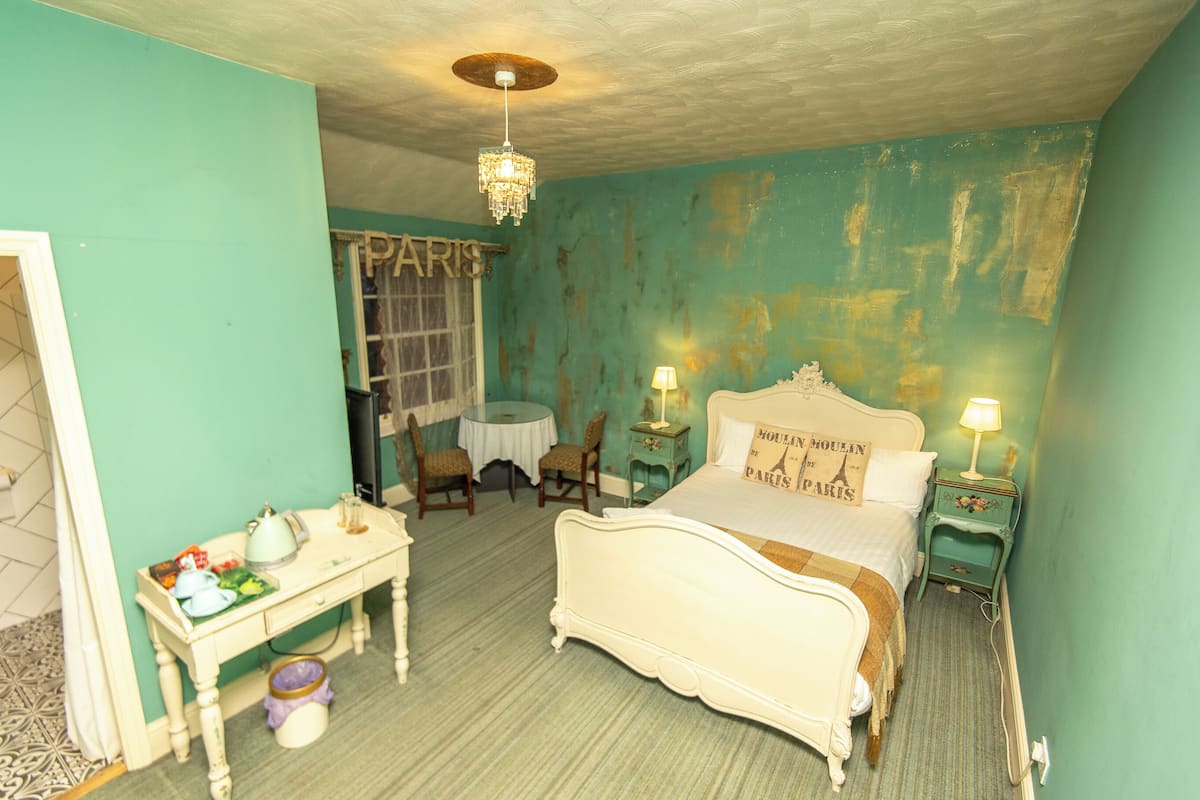 Deluxe Double Room | Room amenity