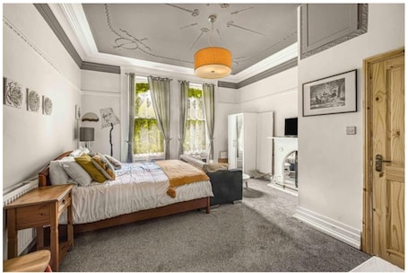 ์คํ ๋ค๋ ์ํํธ, ์ฑ๊ธ์นจ๋ 3๊ฐ | ๊ฐ๊ฐ ๋ค๋ฅธ ์คํ์ผ์ ์ธํ
๋ฆฌ์ด, ๊ฐ๊ฐ ๋ค๋ฅด๊ฒ ๊ฐ๊ตฌ ๋น์น, ์ฑ
์, ๋
ธํธ๋ถ ์์
 ๊ณต๊ฐ