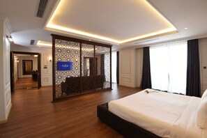 Presidential Suite | Egyptian cotton sheets, premium bedding, pillow-top beds