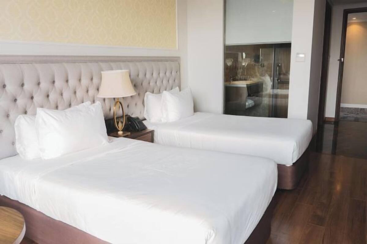 2 bedrooms, Egyptian cotton sheets, premium bedding, pillow-top beds