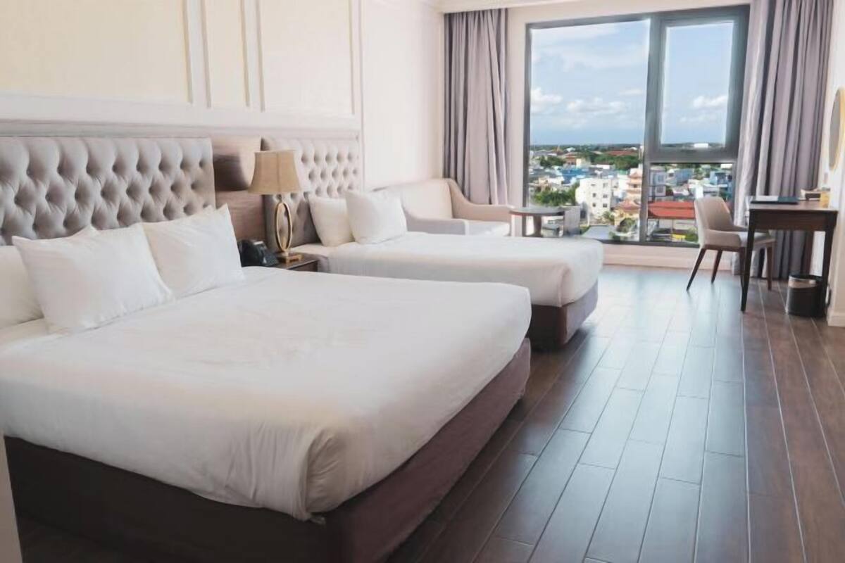 2 bedrooms, Egyptian cotton sheets, premium bedding, pillow-top beds