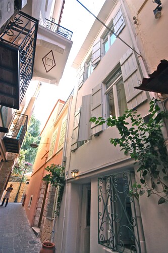 Delightful two-bedroom house with sun terrace in the heart of Chania Old Town.