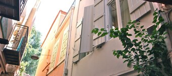 Delightful two-bedroom house with sun terrace in the heart of Chania Old Town.