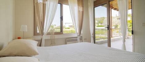 3 bedrooms, iron/ironing board, Internet, bed sheets