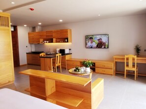 Down duvets, pillow-top beds, desk, laptop workspace - Sekong Apartment (Da Nang)