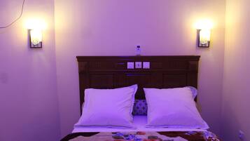 Suite | Individuelt innredet, skrivebord, blendingsgardiner og wi-fi (inkludert)