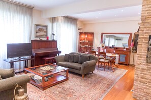 Apartment, 2 Schlafzimmer | Wohnzimmer | Flachbildfernseher, DVD-Player