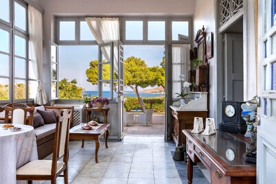 DellaGracia Mansion in Poseidonia Syros, Cyclades