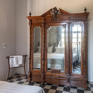 4 多间卧室、熨斗/熨衣板、WiFi、床单