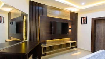 Habitación Deluxe | Cortinas blackout, wifi gratis y ropa de cama