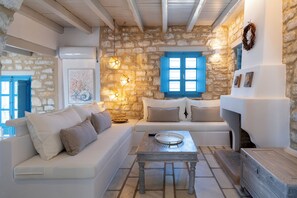 Smart TV, chimenea, Netflix y reproductor de DVD 