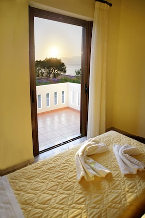 1 chambre, fer et planche Ă repasser, Wi-Fi gratuit, draps fournis