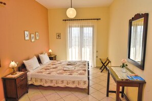 1 chambre, fer et planche à repasser, Wi-Fi gratuit, draps fournis
