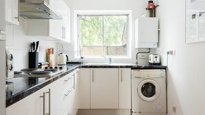Unclassified image, 4 of 27, button - The Century Chalet - Contemporary 2bdr Townhouse With Parking (Oxford)