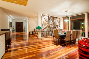 5 Bedrooms with Private Pool Villa | Breakfast area