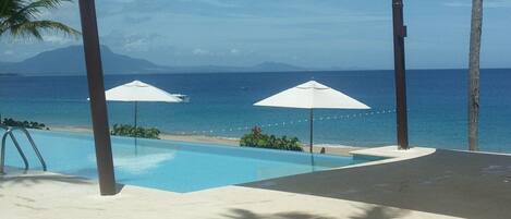 屋外プール、サンラウンジャー