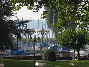 On the beach - Hotel Mainaublick (Uhldingen-Muehlhofen)