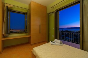 4 slaapkamers, een strijkplank/strijkijzer, wifi, beddengoed