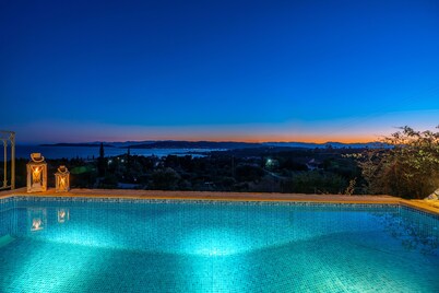 Stunning Maisonette close to the sea with breathtaking view and pool