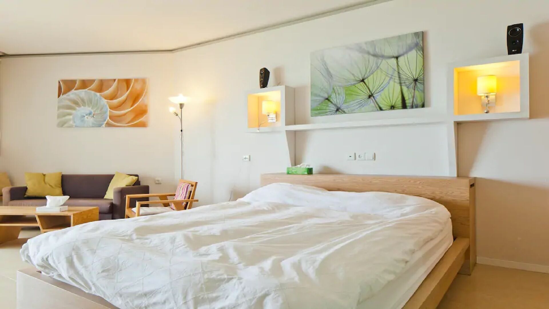 1 slaapkamer, een kluis op de kamer, een strijkplank/strijkijzer