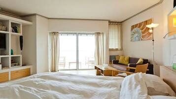 1 bedroom, in-room safe, iron/ironing board, free WiFi