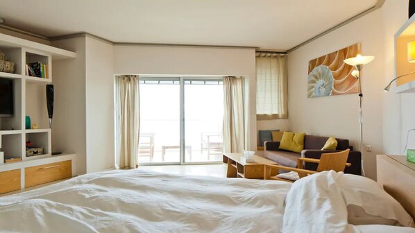 1 bedroom, in-room safe, iron/ironing board, free WiFi - Luxury Sea View Apartment W Balcony  (הרצליה)