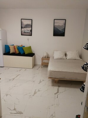 1 bedroom, iron/ironing board, Internet, bed sheets - Apartment in the hart of Nachlaot (ירושלים)