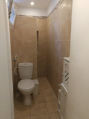 Hårtork och handdukar