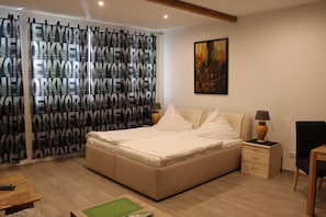 Comfort Apartment | Hypo-allergenic bedding, individually decorated, individually furnished