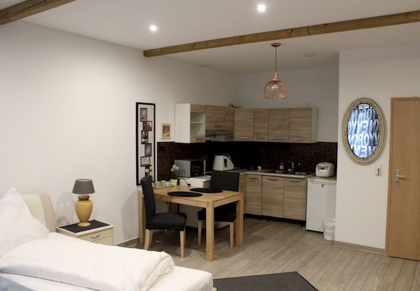 Comfort Apartment | In-room dining