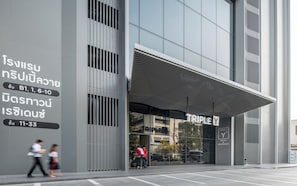 Exterior - Triple Y Hotel (Bangkok)