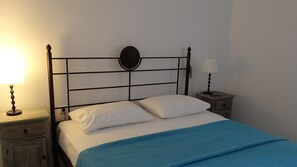 2 habitaciones, tabla de planchar con plancha, wifi y ropa de cama