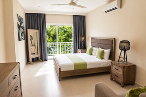4 bedrooms, in-room safe, iron/ironing board, free WiFi - Villa Bueno in Iberostar Bavaro beach, 4BDR, 8 guests, private pool, Golf club. (Пунта Кана)
