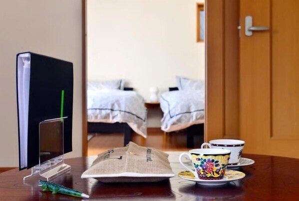 1 chambre, fer et planche à repasser, accès au Wi-Fi (inclus)