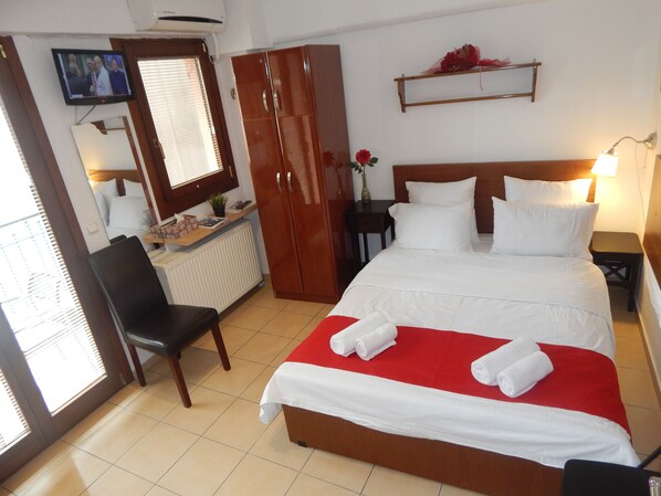 1 chambre, bureau, chambres insonorisées, fer et planche à repasser