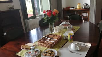 Colazione a buffet inclusa, servita tutte le mattine 