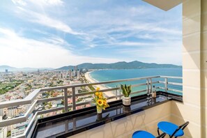 Appartamento, 2 camere da letto, vista spiaggia | Balcone