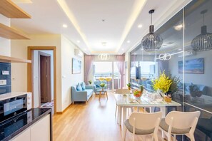 Living area - Bayhomes Serviced Apartment at Muong Thanh Residence (Da Nang)