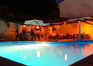Outdoor pool - Sea view apartment (Άγιος Γόρδιος)