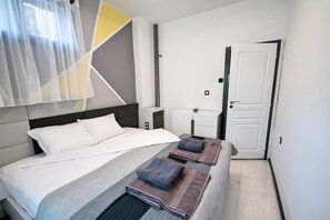 1 bedroom, internet, bed sheets