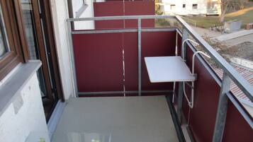 Apartment, 2 Twin Beds | Balcony