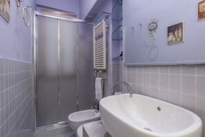 Bathroom - Charming Santo Spirito (Florence)