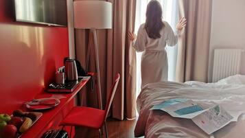 1 bedroom, hypo-allergenic bedding, in-room safe, desk