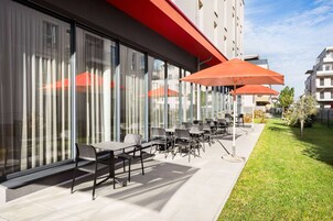 Daily buffet breakfast (EUR 16 per person)