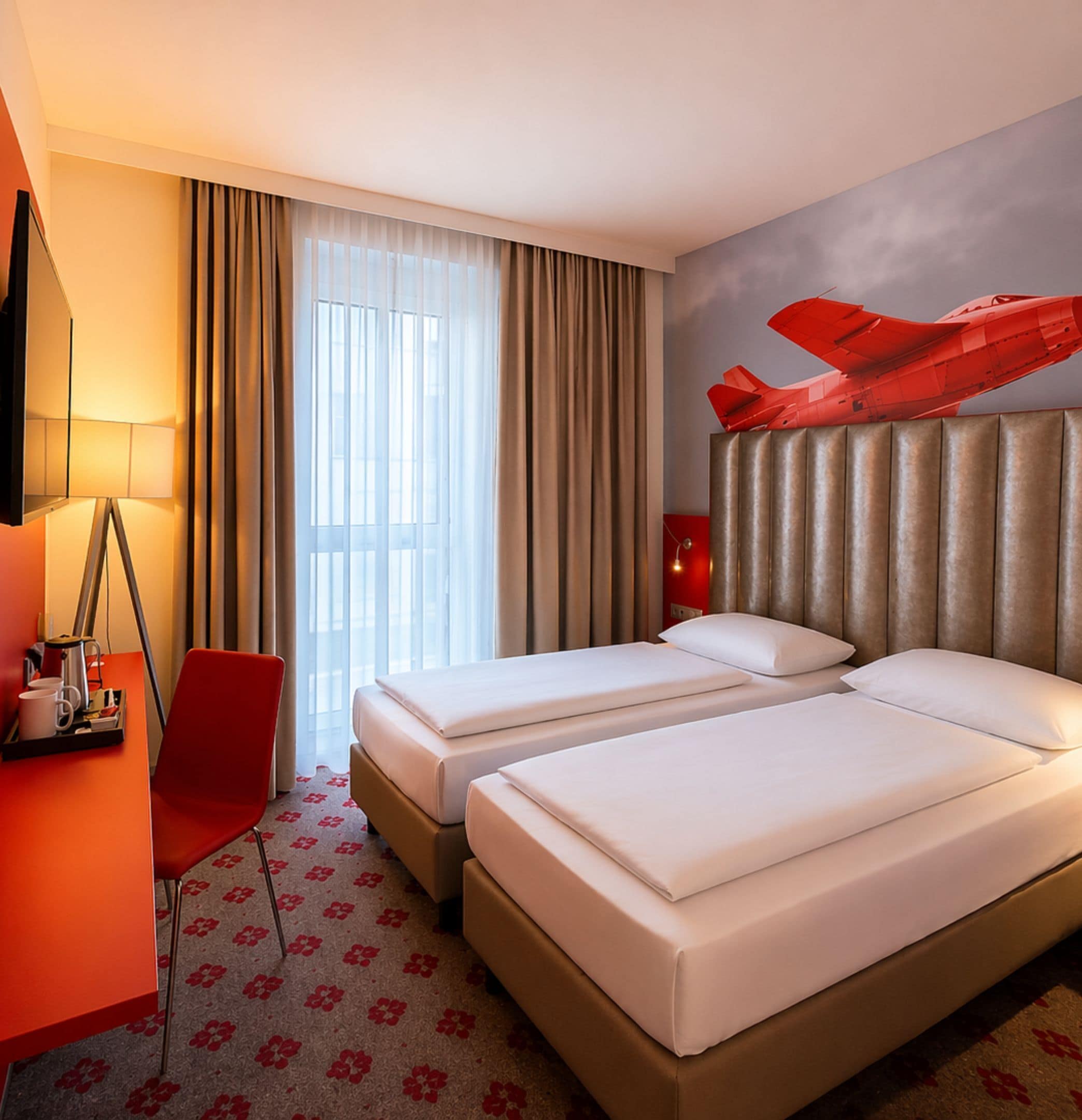 Twin Room | 1 bedroom, hypo-allergenic bedding, in-room safe, desk